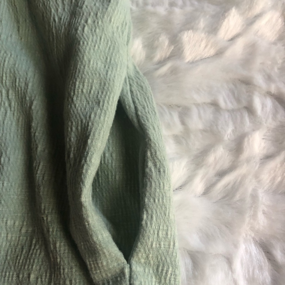 Nine West sage green v neck romper size M - Picture 4 of 12